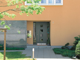 {short description of image}