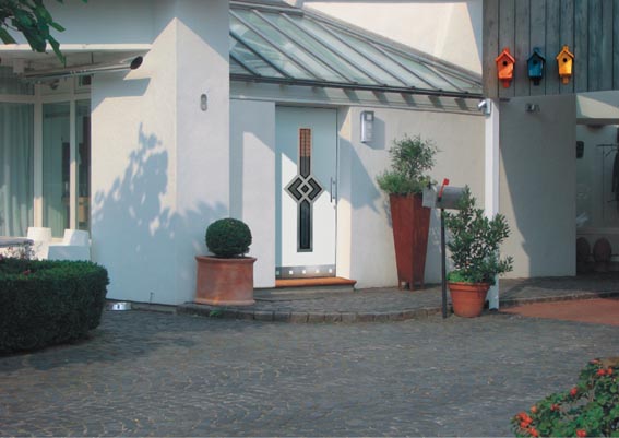 {short description of image}